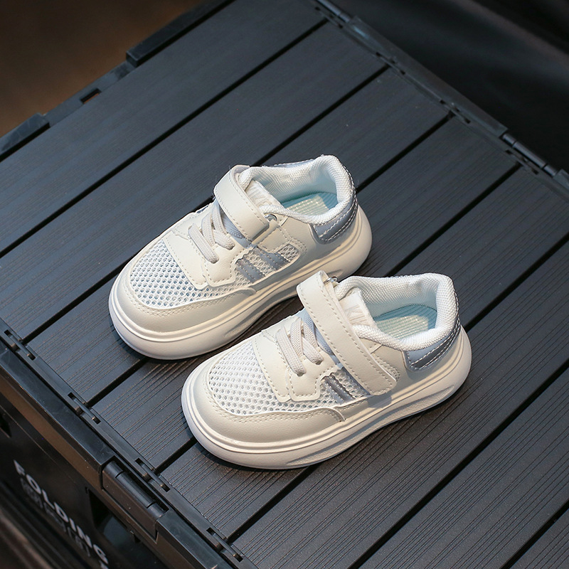 Zapatos de verano para niños 2025, zapatillas con recortes, malla única, zapatos blancos para niños, zapatos transpirables para bebés niñas, zuecos casuales.
