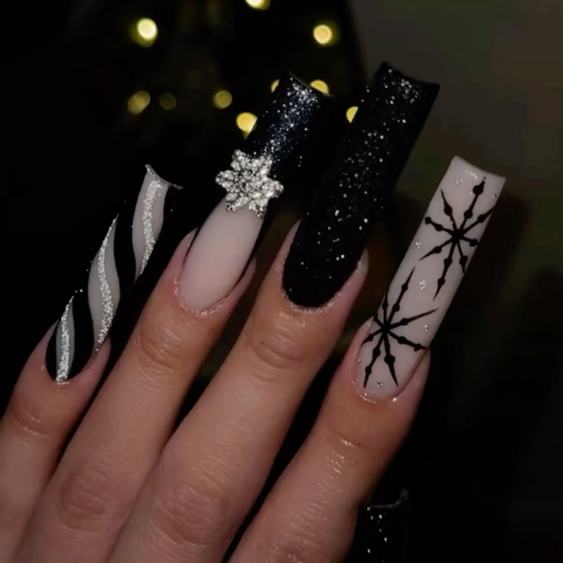 Cross-Border Hot Sale Christmas Water Pipe Type Fake Nails Loose Powder Black French Rhinestone Snowflake Wearable Nails 24 Pieces Wholesale Cross-Border Hot Sale Christmas Water Pipe Type Fake Nails Loose Powder Black French Rhinestone Snowflake Wearable Nails 24 Pieces Wholesale