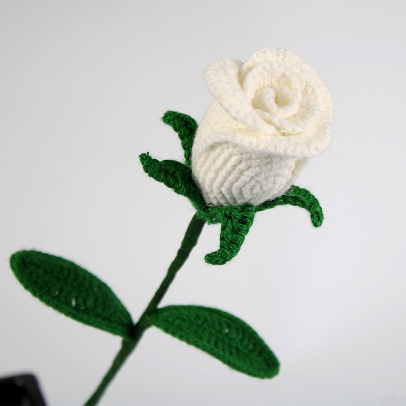 Hecho a mano artificial Rosa acabado lana tejida Rosa crochet decoración del hogar ramo regalo Día de San Valentín