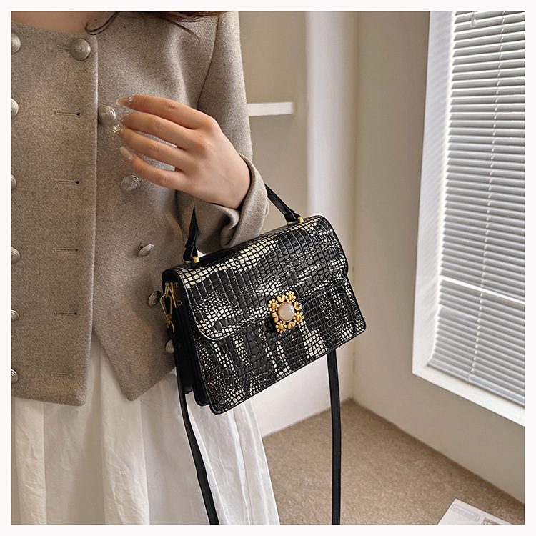 Sınır ötesi doku çanta 2023 erken sonbahar yeni kadın çantası kişiselleştirilmiş kertenkele desen omuz çantası rugan parlak çapraz çanta_voghion.com