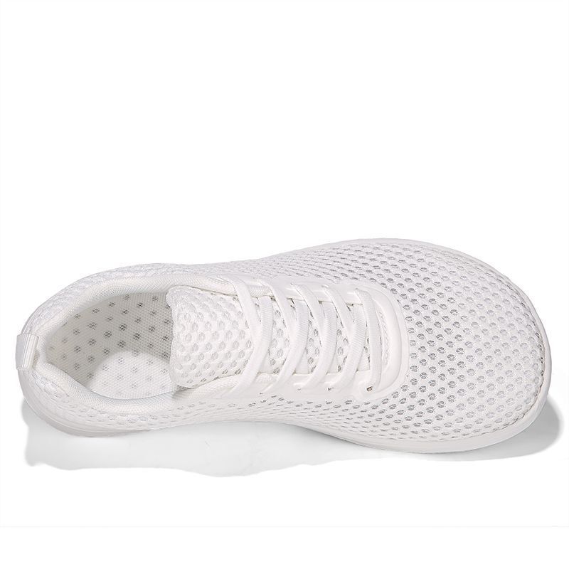 Loose-toed sneakers are lightweight, comfortable, stylish, and breathable, suitable for those with wide insteps and tall feet without squeezing the feet Loose-toed sneakers are lightweight, comfortable, stylish, and breathable, suitable for those with wide insteps and tall feet without squeezing the feet