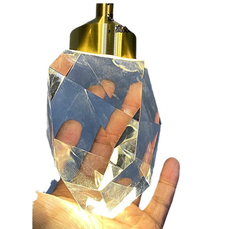 Lámpara de lujo lujosa moderna lámpara de cristal de ángulo de diamante lámpara de cristal escalera de piso vacío villa complejo hielo atmósfera luz larga sala de estar