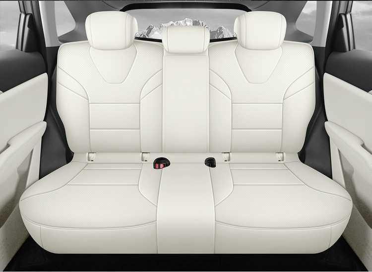 Specifically designed for the 2026 Haval H6L, these all-season, full-coverage car seat covers are made of breathable leather