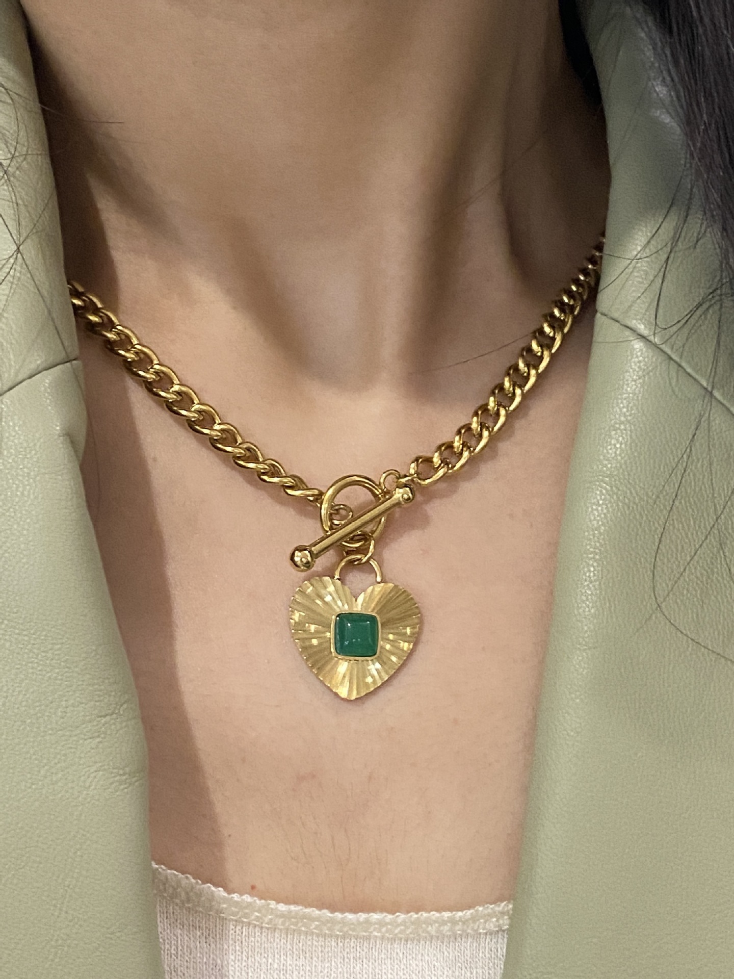 Retro Heart Shape Titanium Steel Inlay Artificial Gemstones Necklace 1 Piece