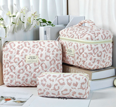 Bolsos de maquillaje portátiles de gran capacidad, pequeñas flores trituradas, acolchados portátiles, algodón, flores encantadoras, estudiantes viajeros