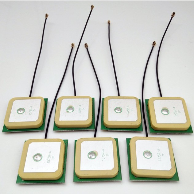 OBD定位器GPS陶瓷天线，可以按客户机器与样品调试