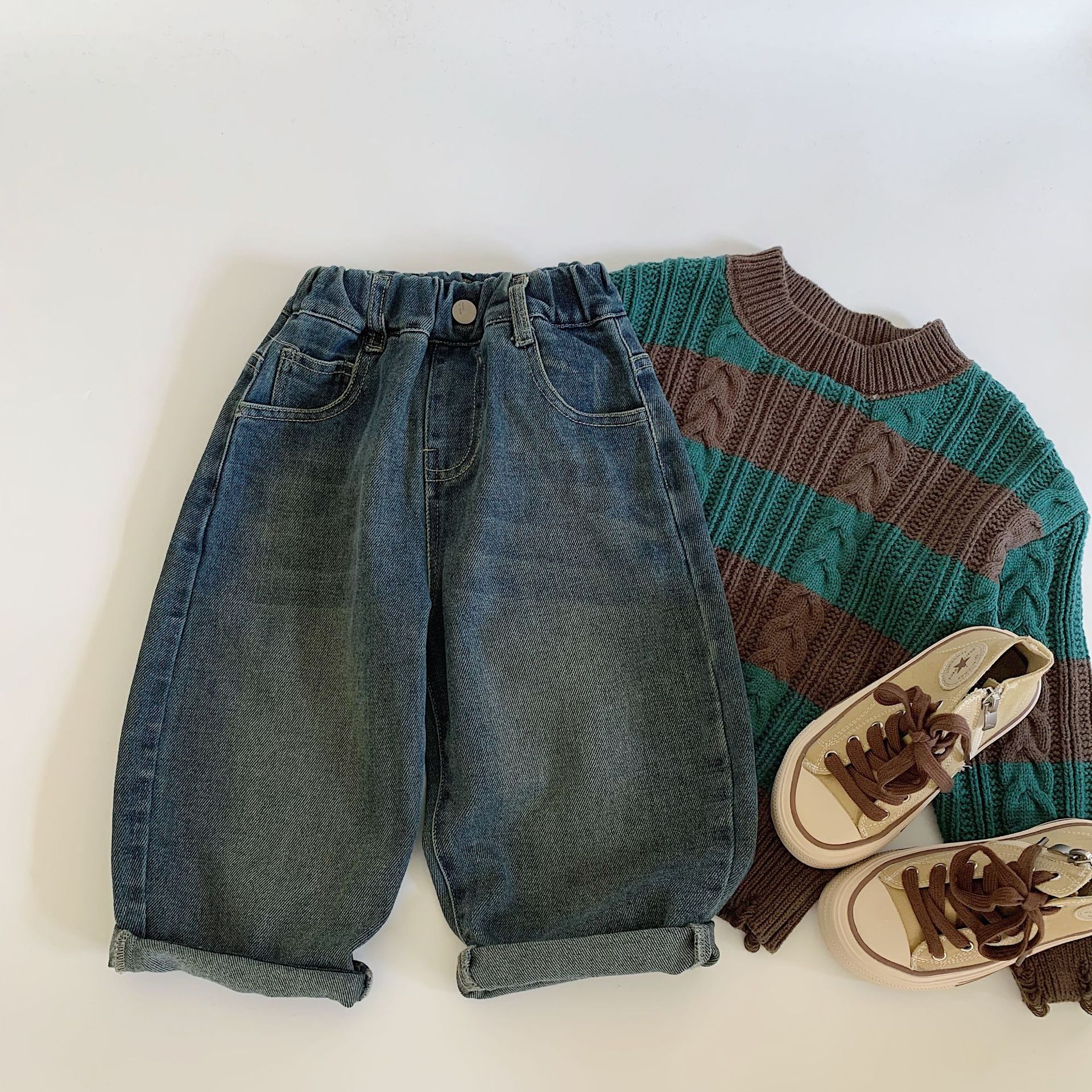 Jeans infantiles Mai Bao 2025, caño, pantalones sueltos para niños, ropa infantil coreana de bolsillo, pantalones de graffiti, moda image 2