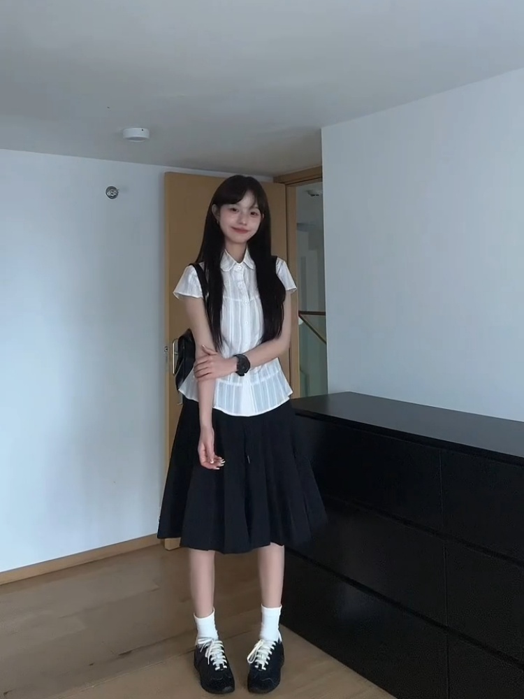 검은색 스커트