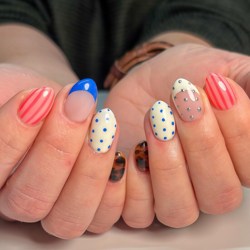 Blue French-Style Pink Striped Milk Blue Polka Dot Retro Color-Blocking Fake Nails 30 Pieces European and American Fashion Fake Nails