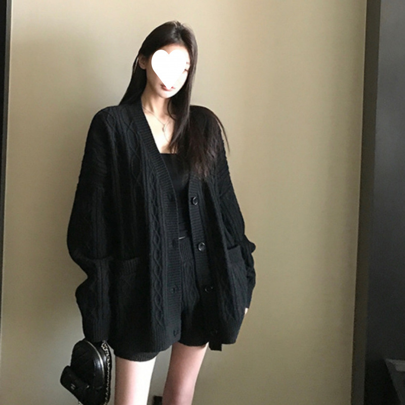 Otoño y invierno estilo coreano estilo perezoso cardigan de flores de cuello en V suéter abrigo abrigo de punto conjunto de pantalones cortos image 6