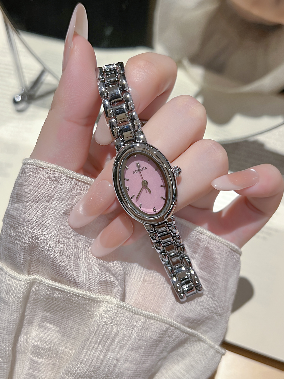 AIMANA New Pigeon Egg Dial Women's Watch Premium Elegant Luxury Temperament Wristwatch Exquisite Baguette Watch Wholesale