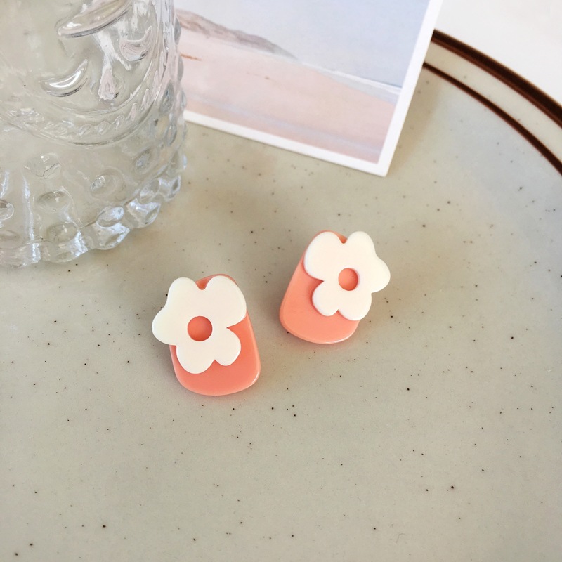Simple Style Flower Resin Ear Studs display picture 6