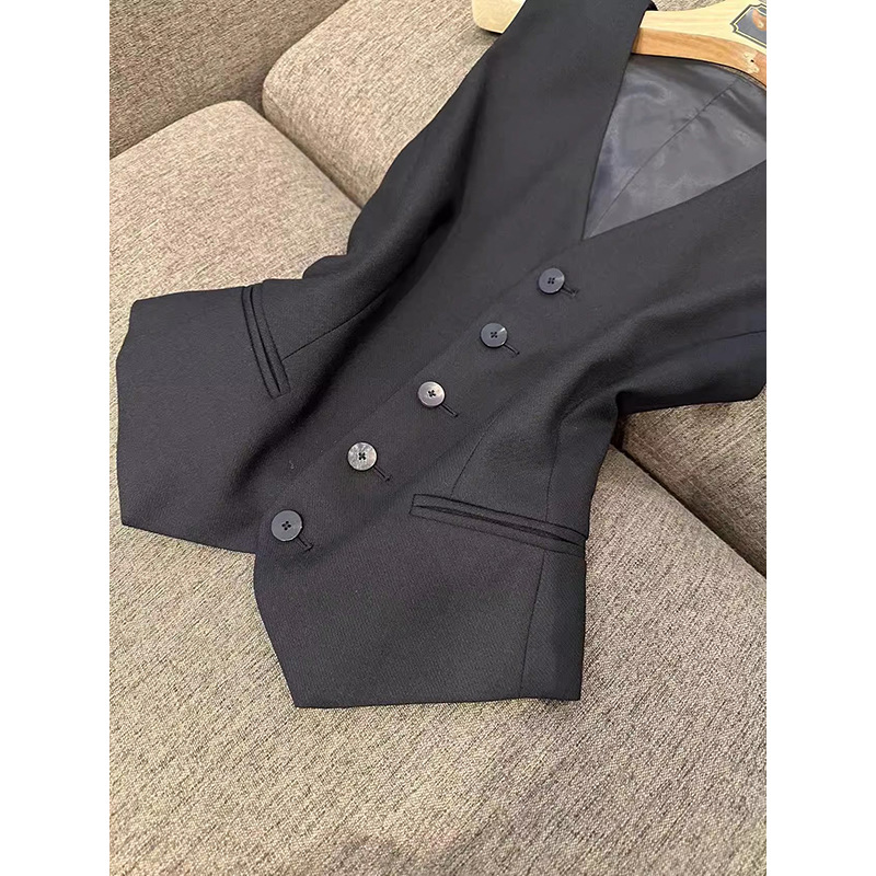 Completo pantalone donna con gilet in lana e seta scollo a v_voghion.com