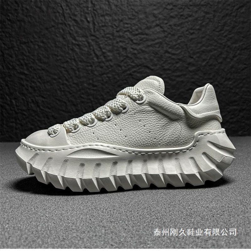 2025 New Light Luxury Height-Increasing Men's Shoes Niche Sneakers Designer Thick-Soled Casual Shoes Comfortable Japanese Dad Shoes