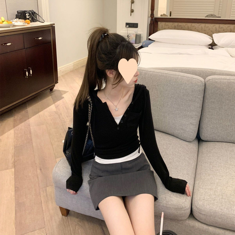 大码设计感纽扣连帽长袖恤女2025秋季修身显瘦假两件小众上衣|undefined