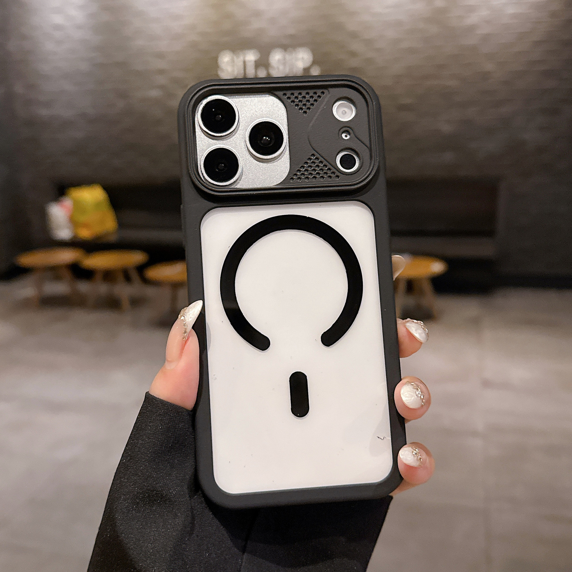 Alta permeabilidad magnética de absorción 17 ventana grande disipación de calor adecuado iPhone17PRO anti-caída teléfono celular de silicio de manzana 16 caso creativo