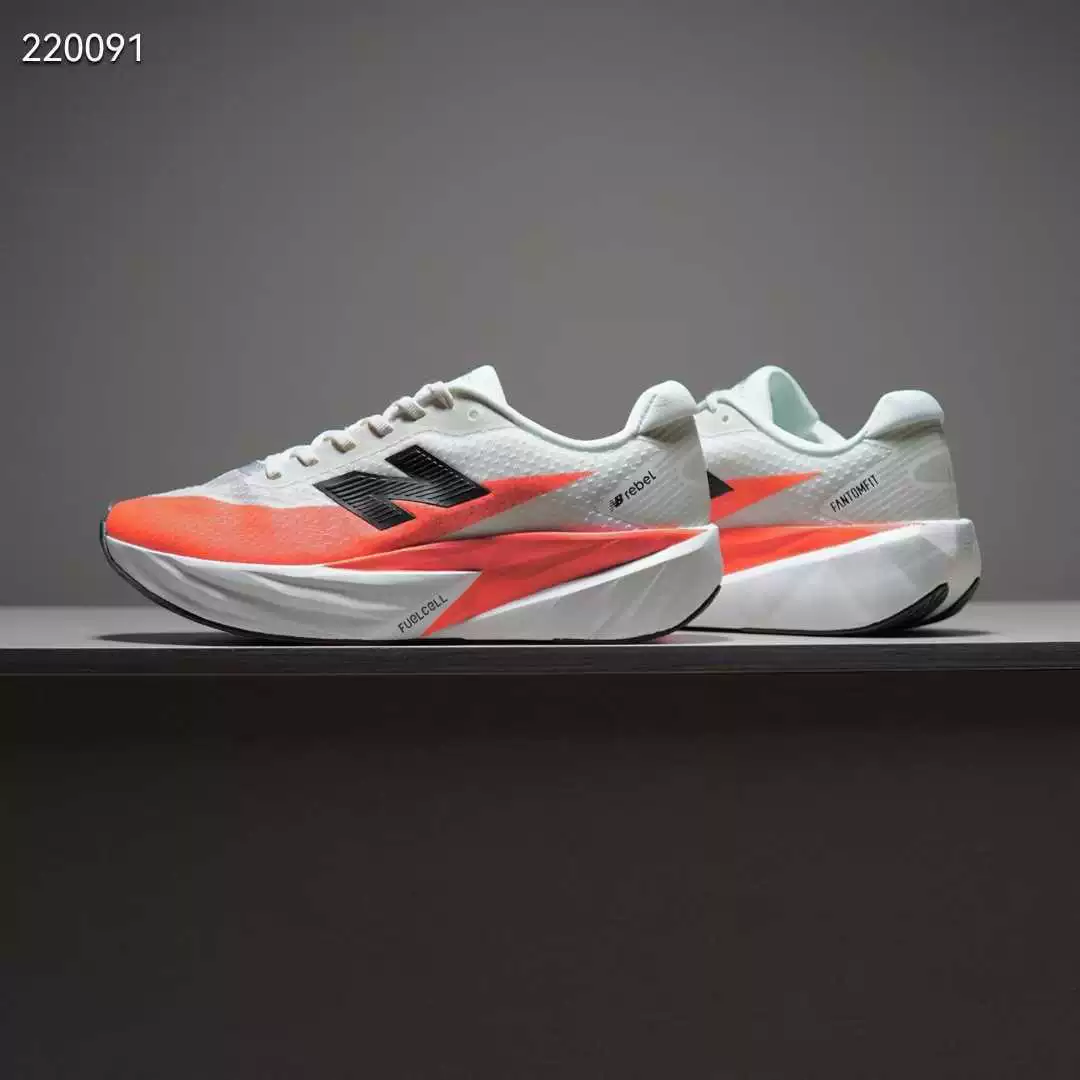 Новый сезонный продукт New Balance FuelCell Rebel v5 удобные, мягкие и износостойкие кроссовки на низком уровне для бега