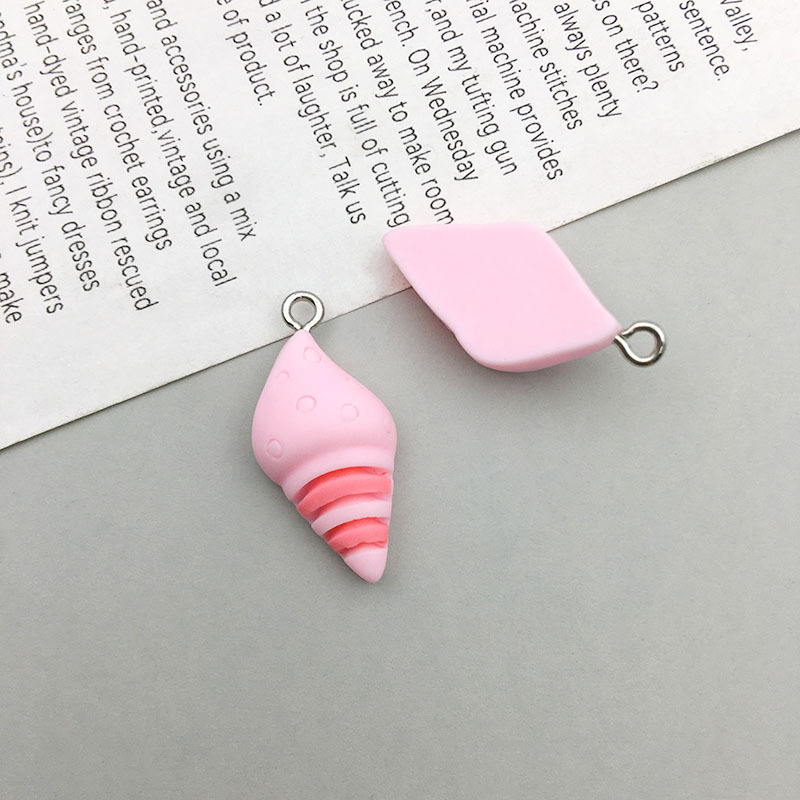 10 Models Per Model 1, 10/Pack Quantity 10 Models Per Model 1, 10/Pack Resin Ice Cream Bear Flower Pendant