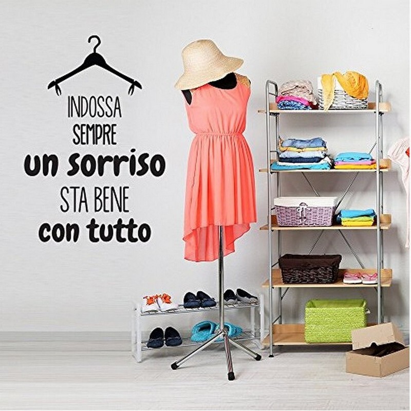 Italian quotation INDOSSA Semple UN SORRISO hanger pattern creative carved wall sticker Italian quotation INDOSSA Semple UN SORRISO hanger pattern creative carved wall sticker