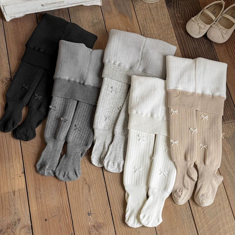 Autumn and winter girls' tights, sweet A-grade cotton children's leggings, spring and autumn bow-tie style, thin and lightweight, suitable for wearing as base layers Autumn and winter girls' tights, sweet A-grade cotton children's leggings, spring and autumn bow-tie style, thin and lightweight, suitable for wearing as base layers