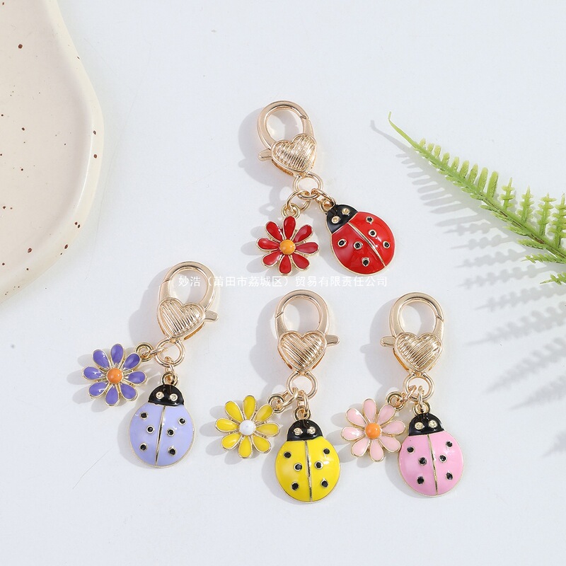New Zinc Alloy Insect Keychain Accessories Colorfulful Seven-Star Ladybug Key Pendant Cute Little Flower Bag Pendant