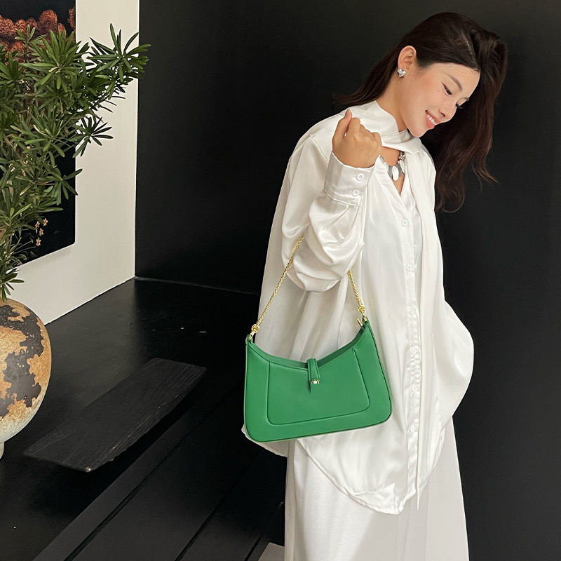 Snake Head Bag with Double Chain, Underarm Bag, 2024 New Trendy Crossbody Bag, Versatile Handbag, Crescent Bag, Bvlgari Snake Head Bag Snake Head Bag with Double Chain, Underarm Bag, 2024 New Trendy Crossbody Bag, Versatile Handbag, Crescent Bag, Bvlgari Snake Head Bag
