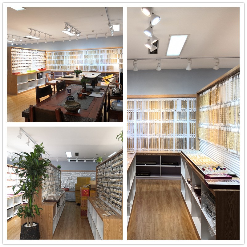 12002418243_1991709417