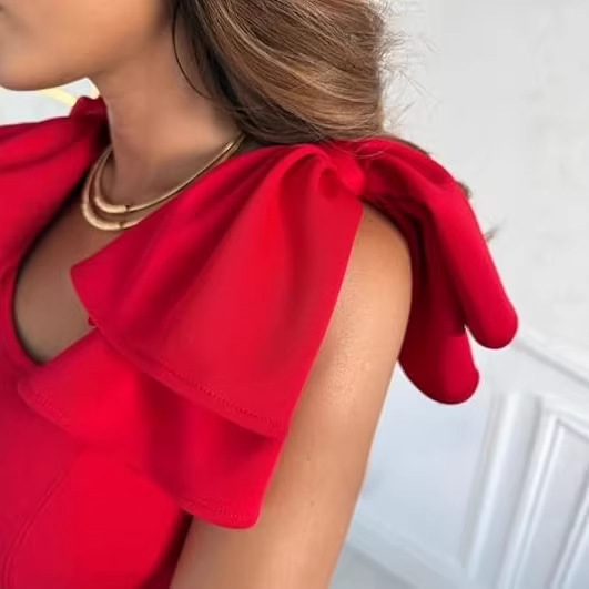 Sexy V-Neck Sleeveless Dress with Bow Decoration, Fitted Mid-Length Dress with Side Slit and Pleated Details, Cocktail Party Dress