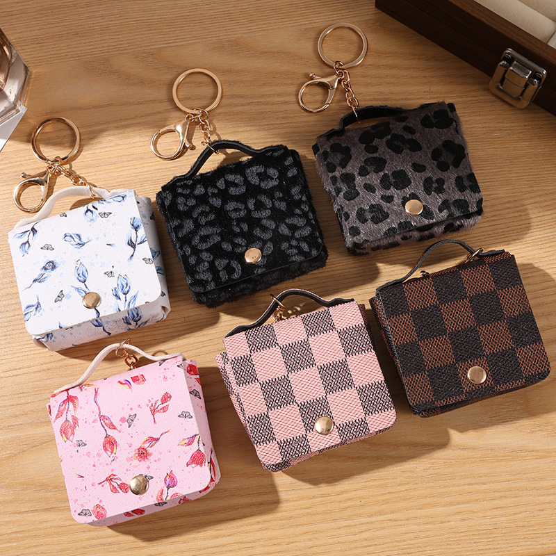 Creative ready-made portable keychain small square bag, Bluetooth earphone storage bag, coin purse for Bluetooth earphone storage Creative ready-made portable keychain small square bag, Bluetooth earphone storage bag, coin purse for Bluetooth earphone storage