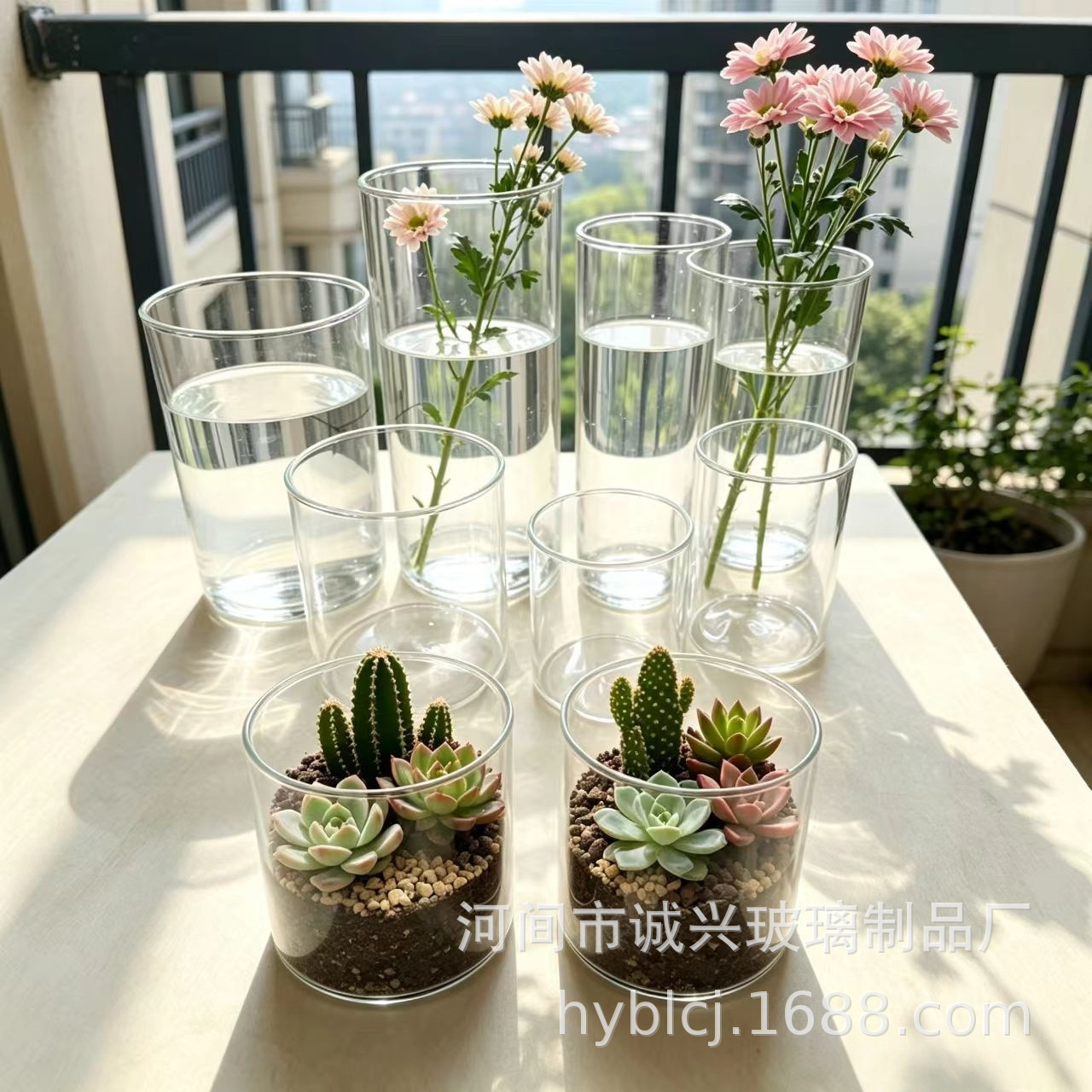 Venta al por mayor de vasos de vidrio cilíndricos sencillos de una sola capa en stock, jarrones de borosilicato alto, recipientes para velas aromáticas, y tazas de leche con diseño de linterna.