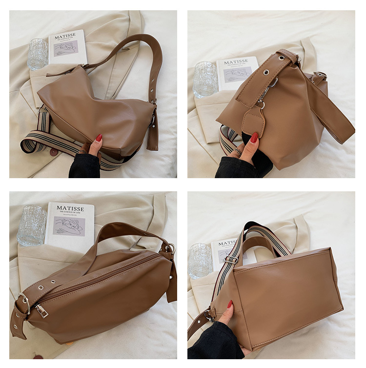 Simple Soft Leather Wide Strape Shoulder Bag Wholesale Nihaojewelry display picture 12