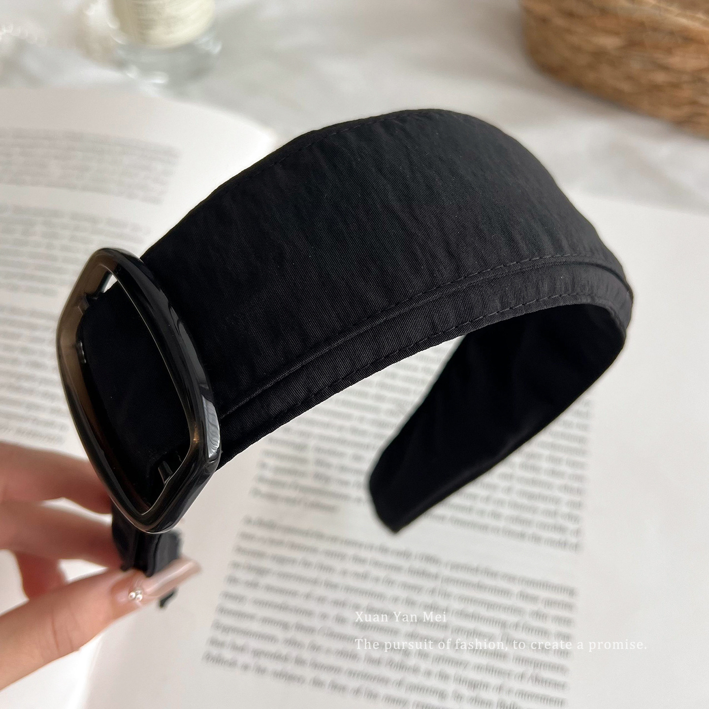 Black trench coat fabric square buckle wide-brimmed headband