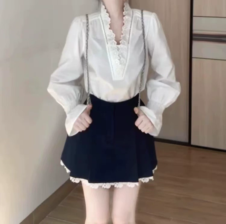 Белое кружевное сшивание с v-образным вырезом с длинными рукавами рубашка женская весна-лето минус возраст