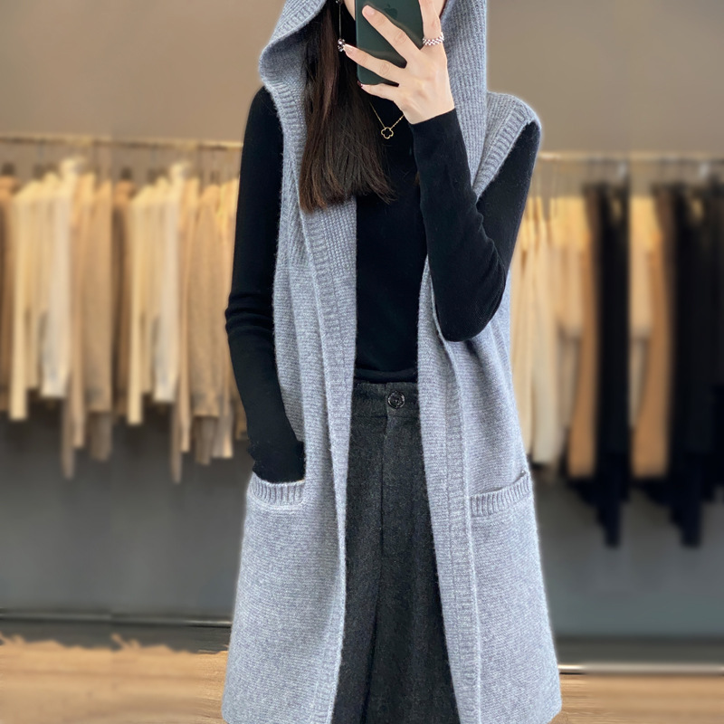 Cross-border knitted cardigan vest for women, 2026 autumn and winter, loose-fitting, hooded, mid-length, with pockets, sleeveless vest Cross-border knitted cardigan vest for women, 2026 autumn and winter, loose-fitting, hooded, mid-length, with pockets, sleeveless vest
