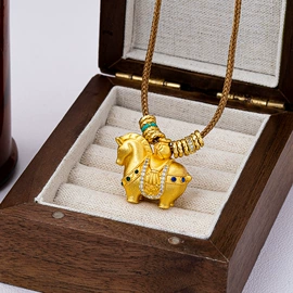 项链;耳环;手链