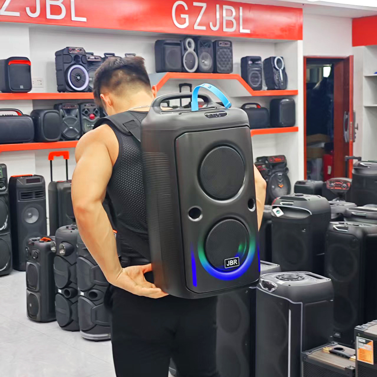 Audio de baile cuadrado Altavoz de correa de triple frecuencia portátil de canción Bluetooth K inalámbrica de alta potencia para exteriores