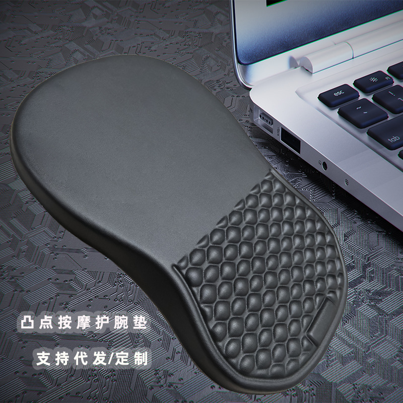 Short-Tailed Fox Gaming Mouse Pad with Thickened Silicone Wrist Rest, Angled Wrist Pad, Mouse Pad with Wrist Support, Leather Mat