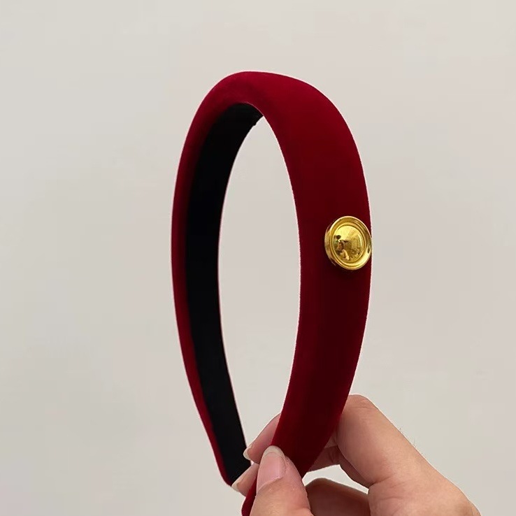 # 243 red velvet gold label 2cm