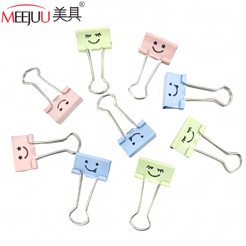 Celebridad en línea con el mismo hueco creativo broche de cola larga sonrisa carpeta de color broche de papel de papelería