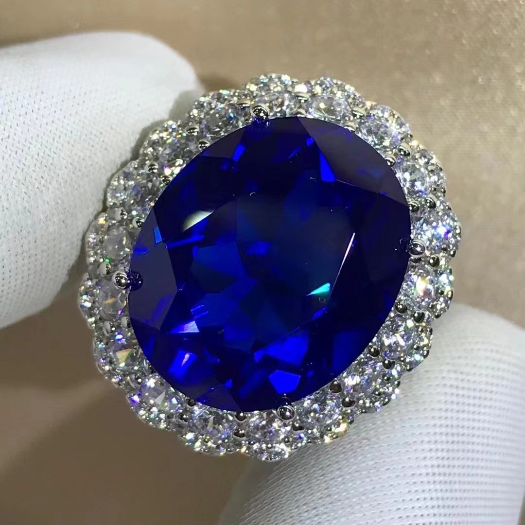S925 plateado de cinco capas de espesor de platino con incrustaciones sintéticas de 15 quilates Rey zafiro anillo transfronterizo transmisión en vivo exclusivo