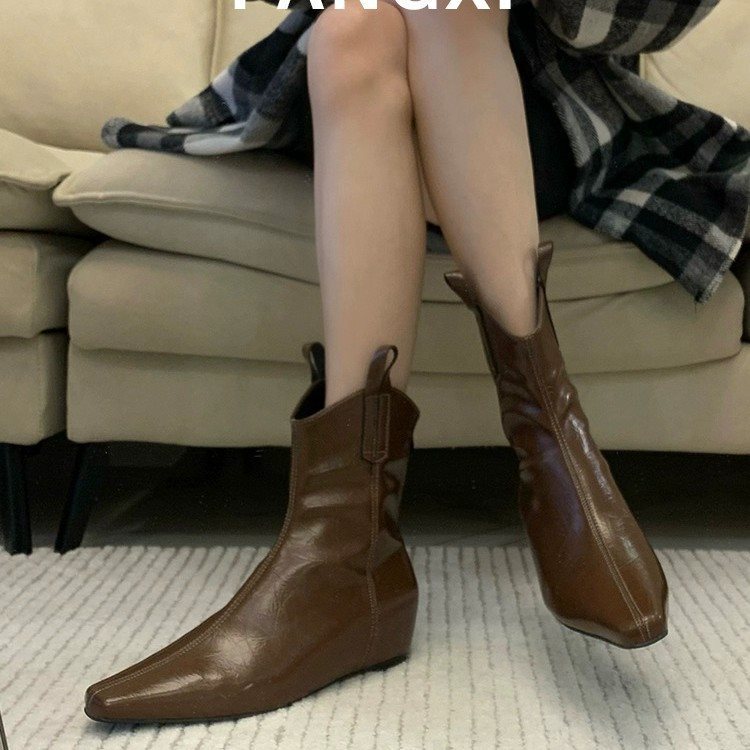 百搭尖头短靴女2025时尚韩版新款瘦瘦靴内增高春季后拉链银色短筒|undefined