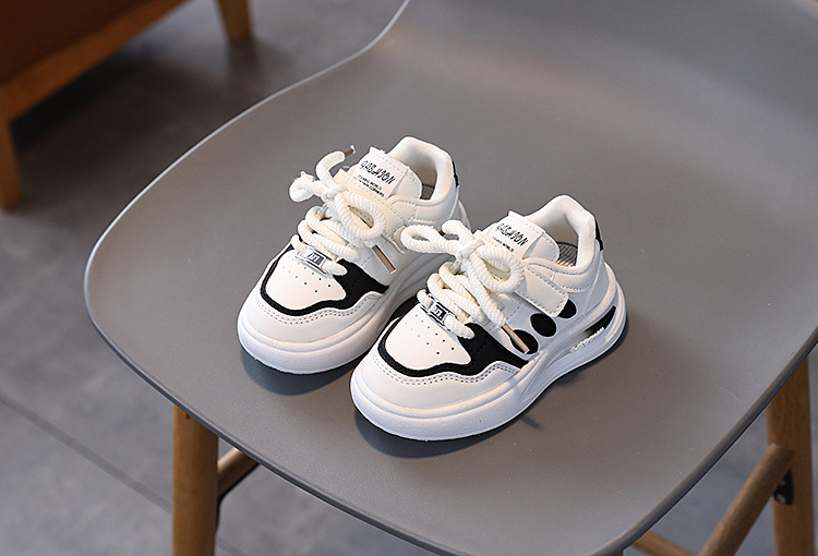 Barnens vita portvinsiga vår- och höstskor, ofta oledade, klockor, anti-läpp-löpskor i läder för pojkar och pojkar._voghion.com