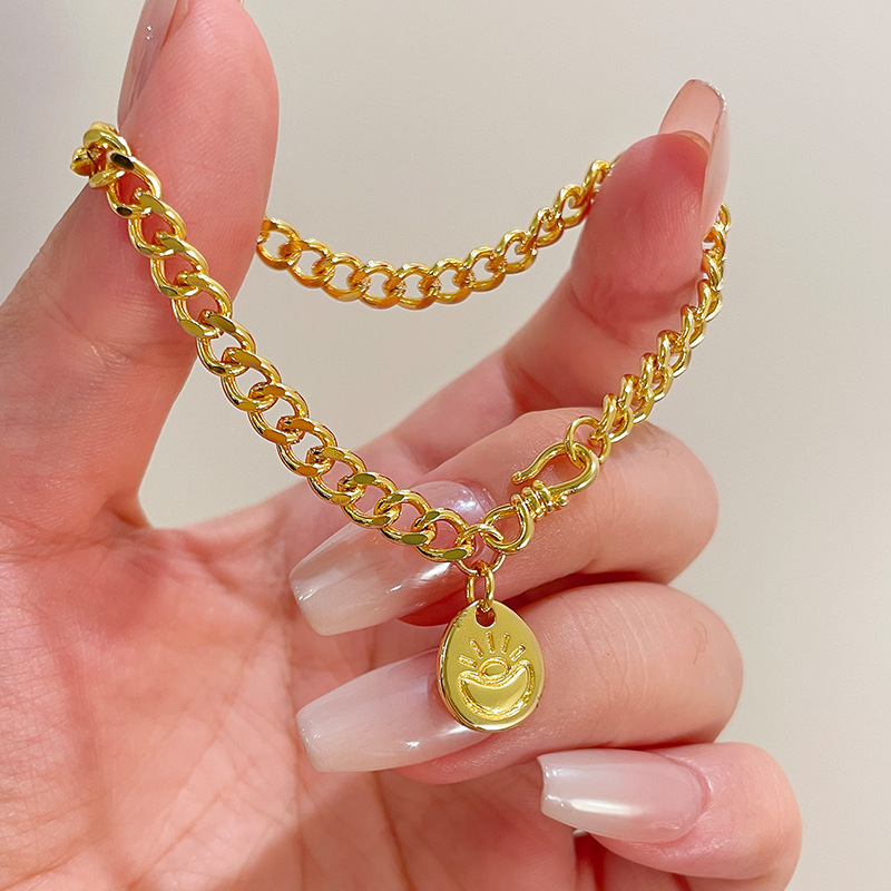 2025 New Middle Ancient Gold Small Round Brand Cuban Bracelet Exquisite Simple Fashion All-match Gold Pendant Bracelet