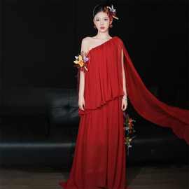 影楼写真主题个人写真服装喜庆红色连衣裙甜美风女孩艺术照摄影服