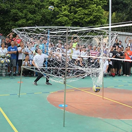 篮球;乒乓球台;足球