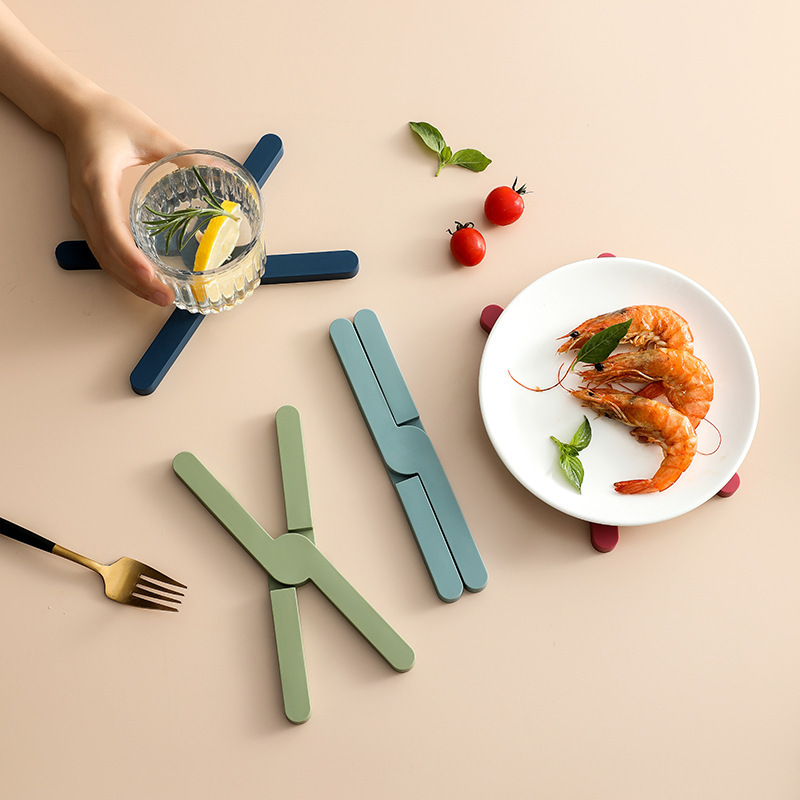 X-Shaped Foldable Heat Insulation Mat for Home Kitchen Pots, Bowls, Cups, and Plates, Anti-Scalding, High Temperature Resistant, Soft Rubber, Non-Slip Dining Table Mat, Tableware