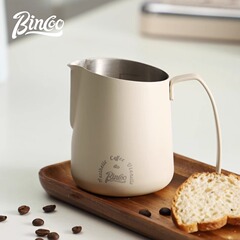 Bincooのコーヒーの花引きの筒の大きい斜口の花引きの杯のステンレスの専門のミルクの筒の鋭い口の器具の花引きの神器