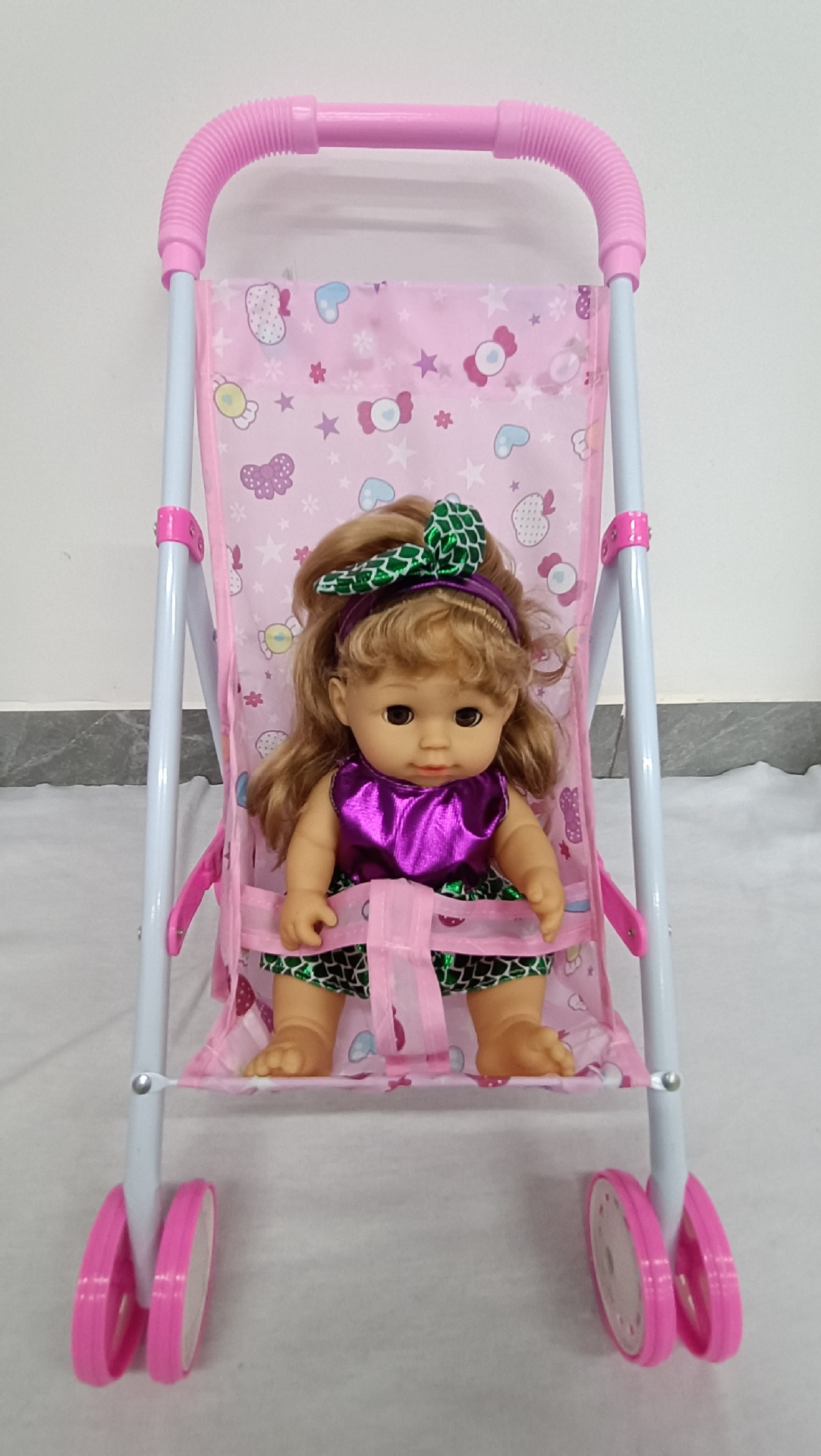 Venta directa de fábrica precio bajo oferta especial promoción casa bebé muñeca trolley muñeca Walker hierro tubería