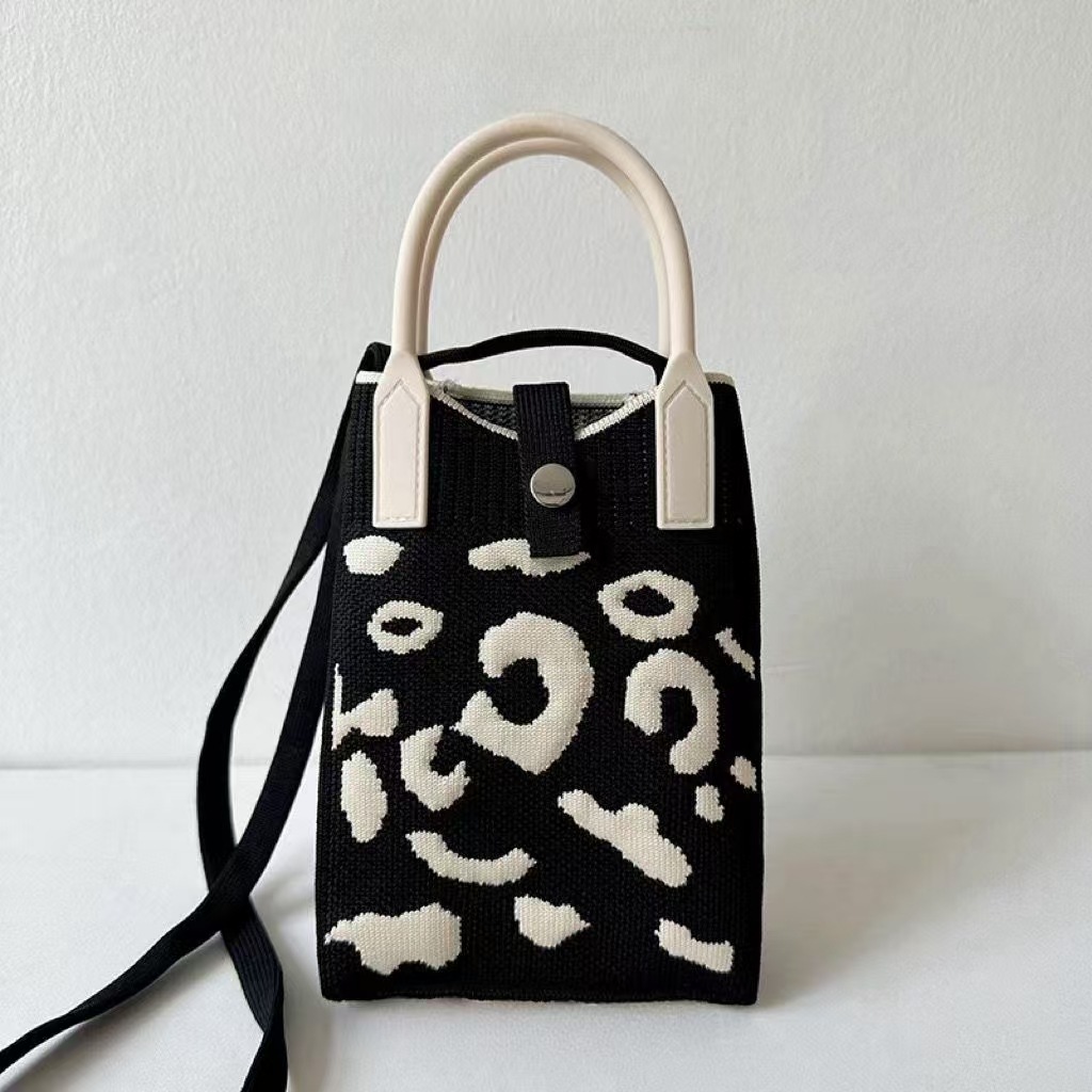 新商品の幸運で金持ちになりました。小銭入れが可愛いです。