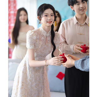 Champagne-Colored Cheongsam Toast Dress for the Bride, New Chinese-Style Engagement Dress, High-End Wedding Dress for Petite Figures, Stunning Beauty